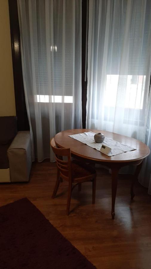 Casa Isa Villa Орадеа Екстериор снимка