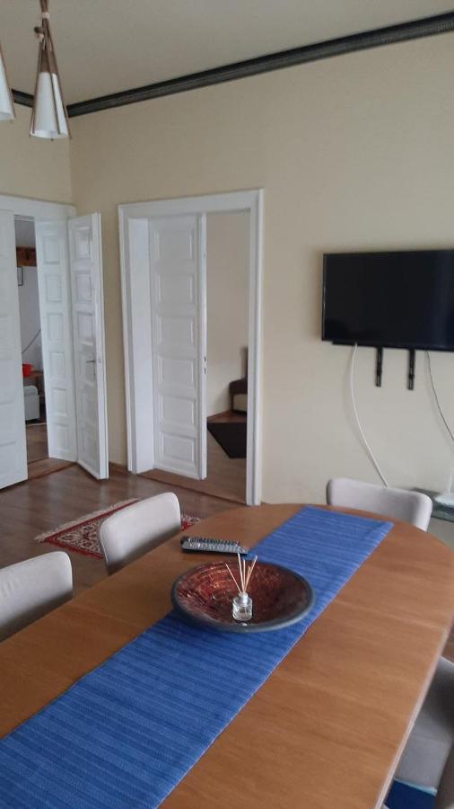 Casa Isa Villa Орадеа Екстериор снимка